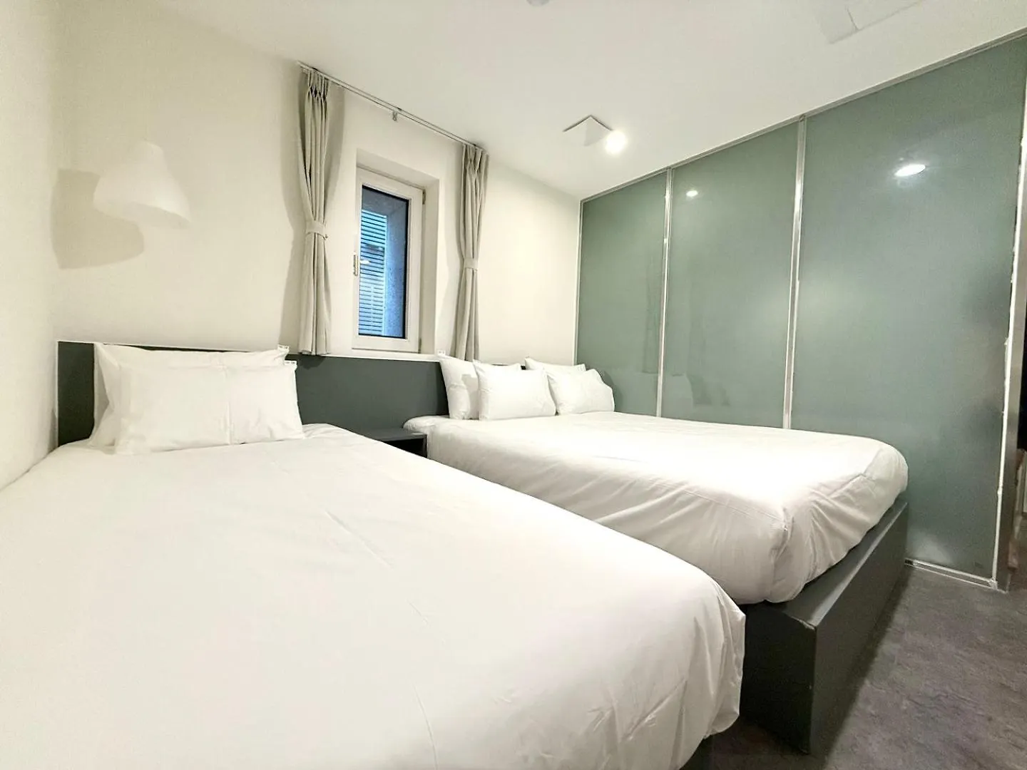 Hotel Firststay Hongdae Seoul