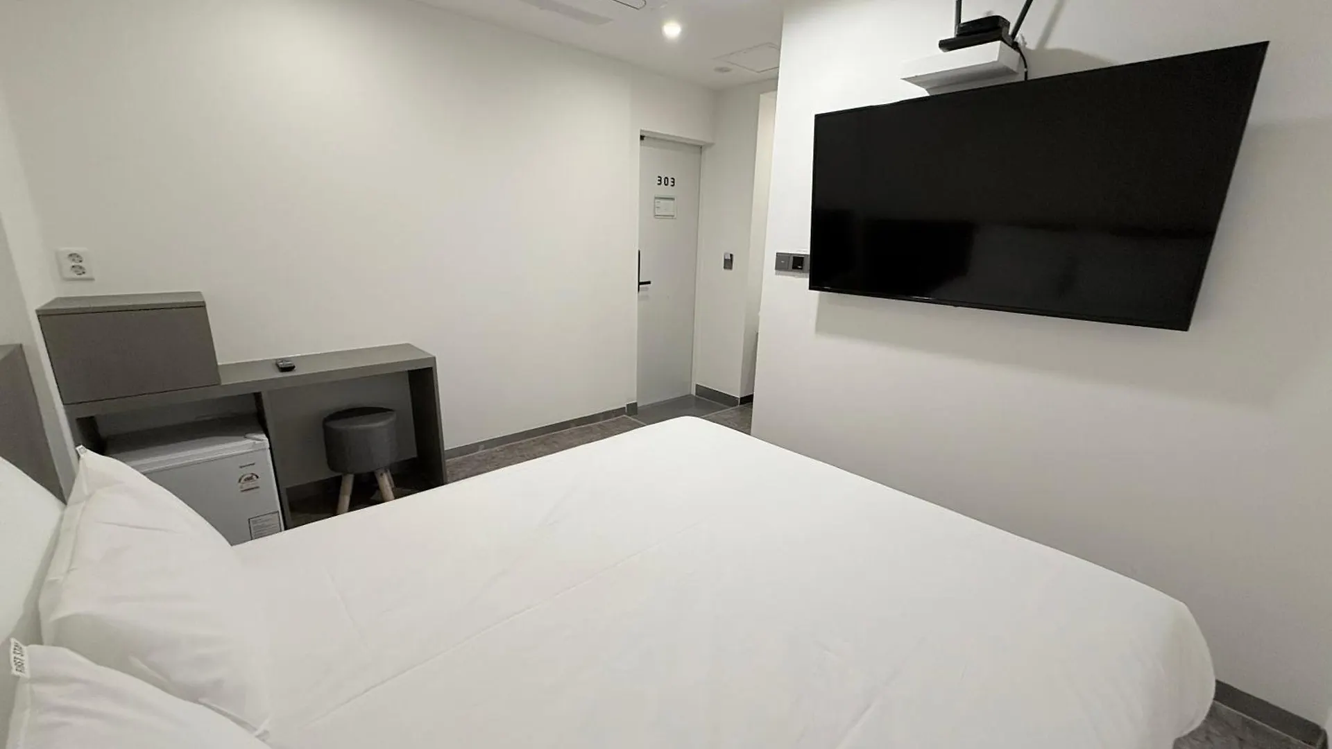 Hotel Firststay Hongdae Seoul 2*,  South Korea