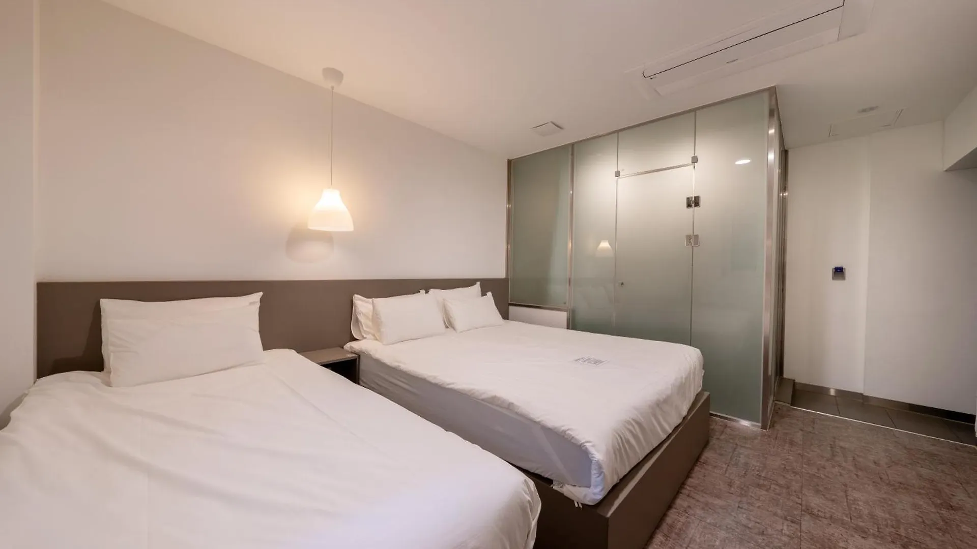 Hotel Firststay Hongdae Seoul