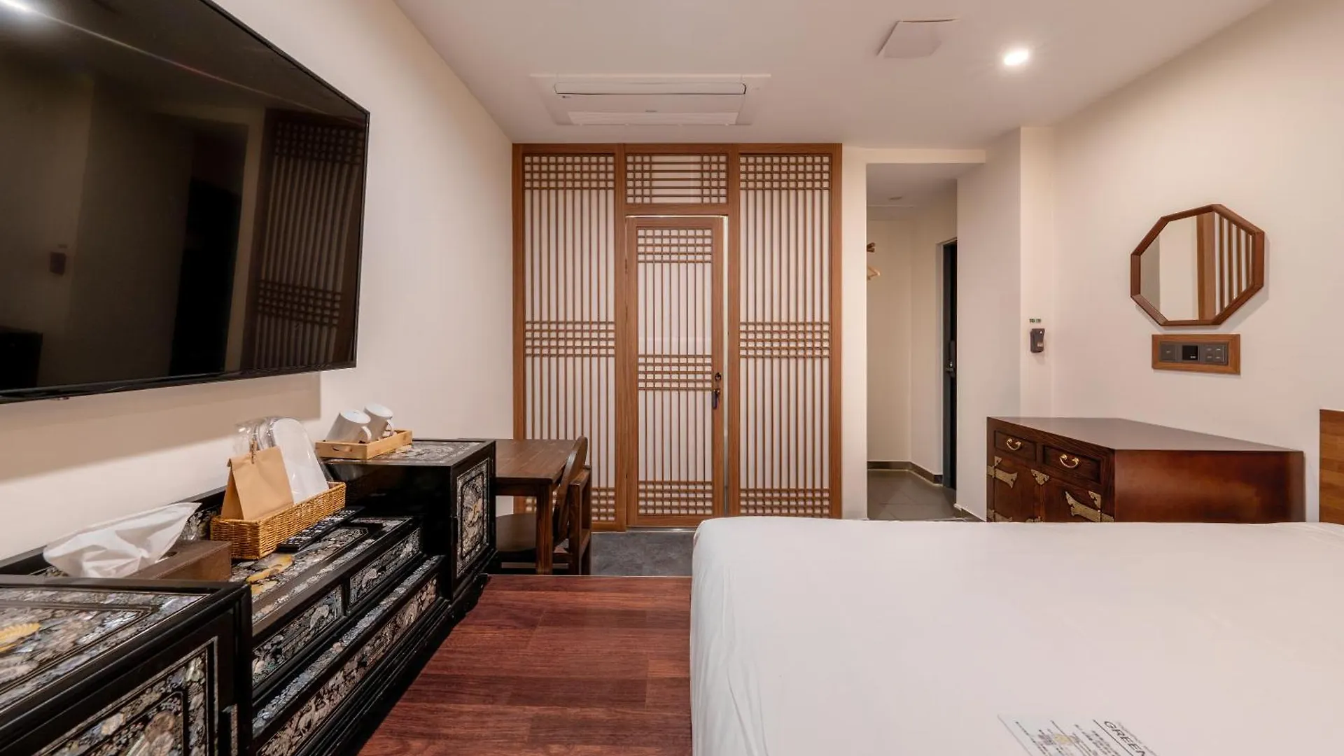 Hotel Firststay Hongdae Seoul