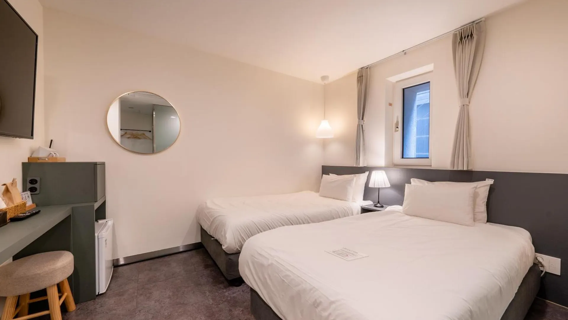 Hotel Firststay Hongdae Seoul