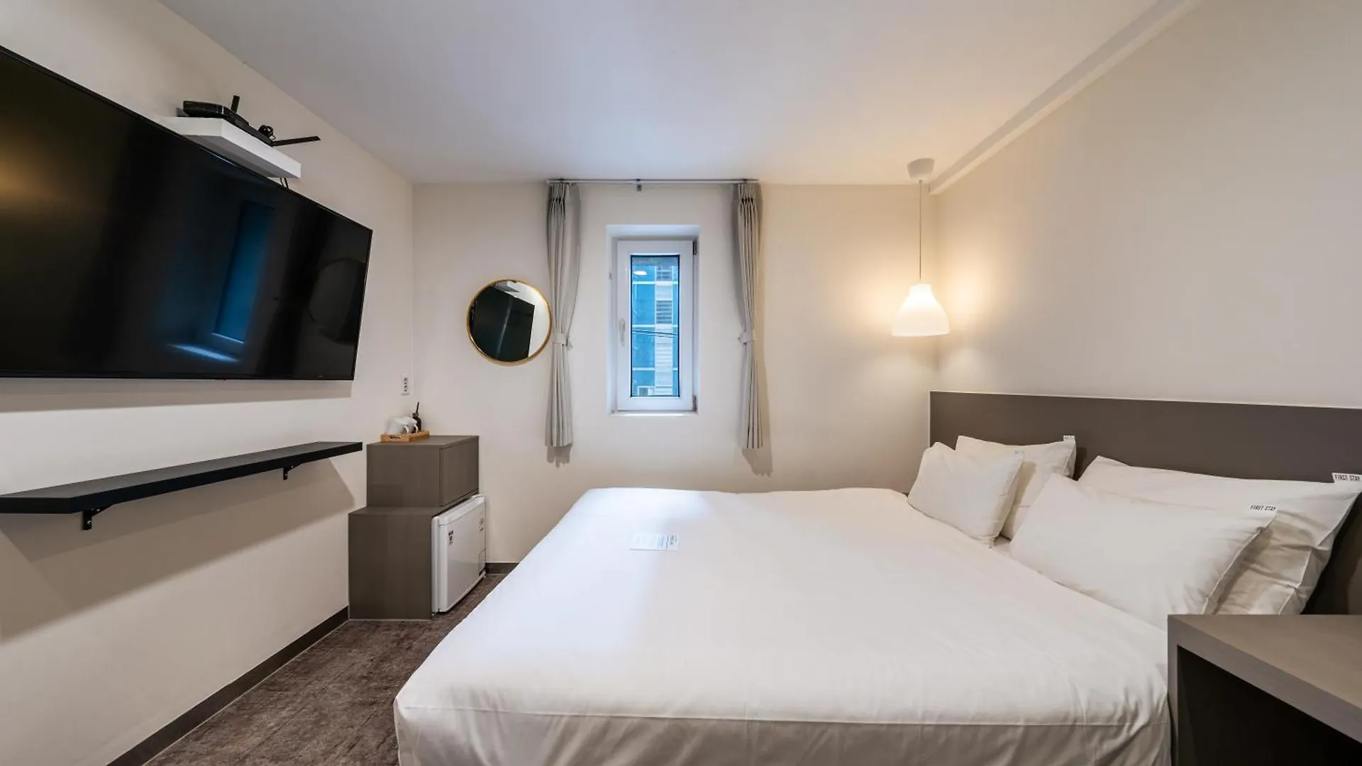 Hotel Firststay Hongdae Seoul
