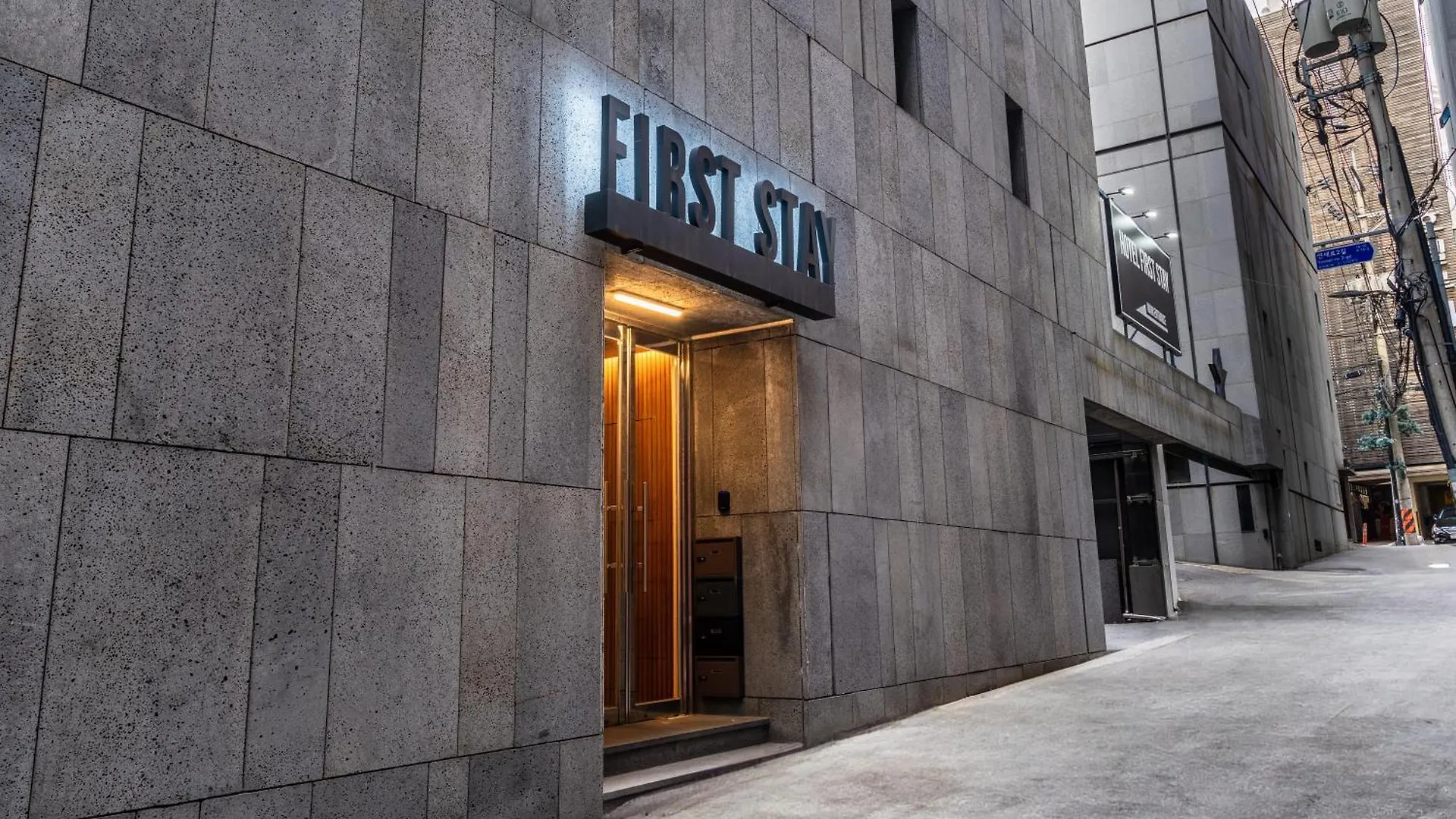 Hotel Firststay Hongdae Seoul