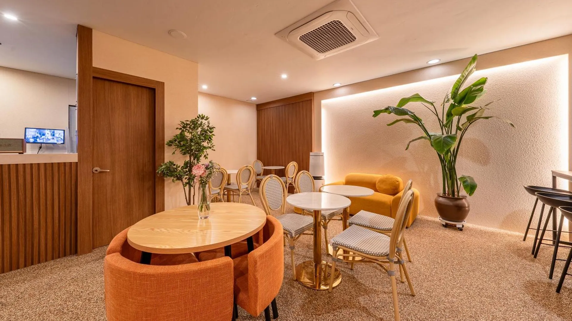 Hotel Firststay Hongdae Seoul
