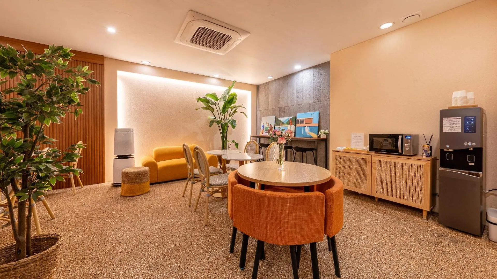 Hotel Firststay Hongdae Seoul 2*,