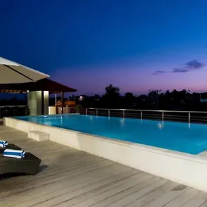 Square And 3*, Seminyak Indonésie